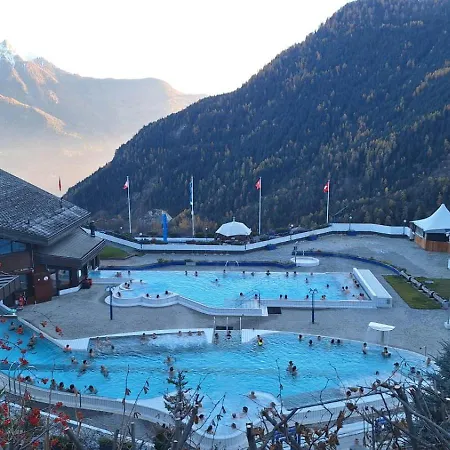 Centre Thermal - Sud Terrasse Pierre * Ovronnaz