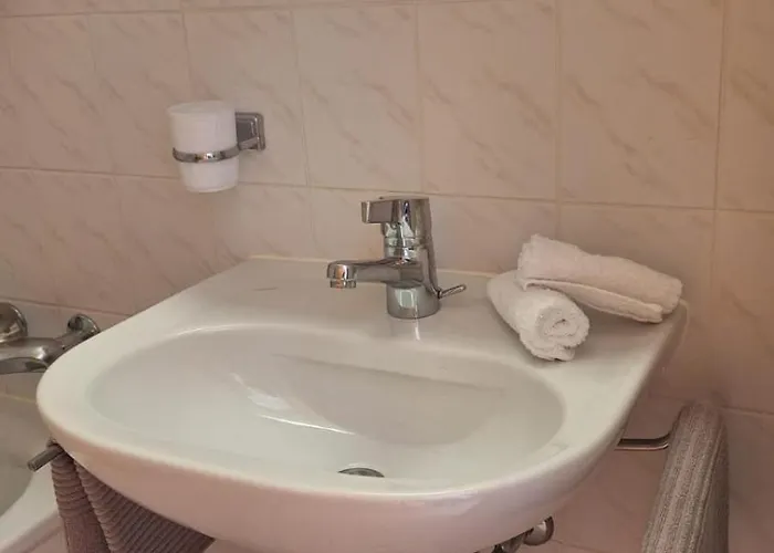 Les Bains D'ovronnaz - Sud Terrasse 奥瓦伦纳茨